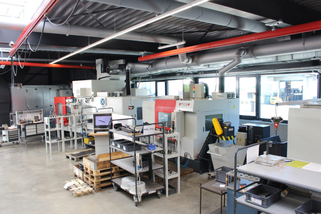 Angepasste zentrale Absauganlage inklusive Be- und Entlüftung für Hinkelmann.