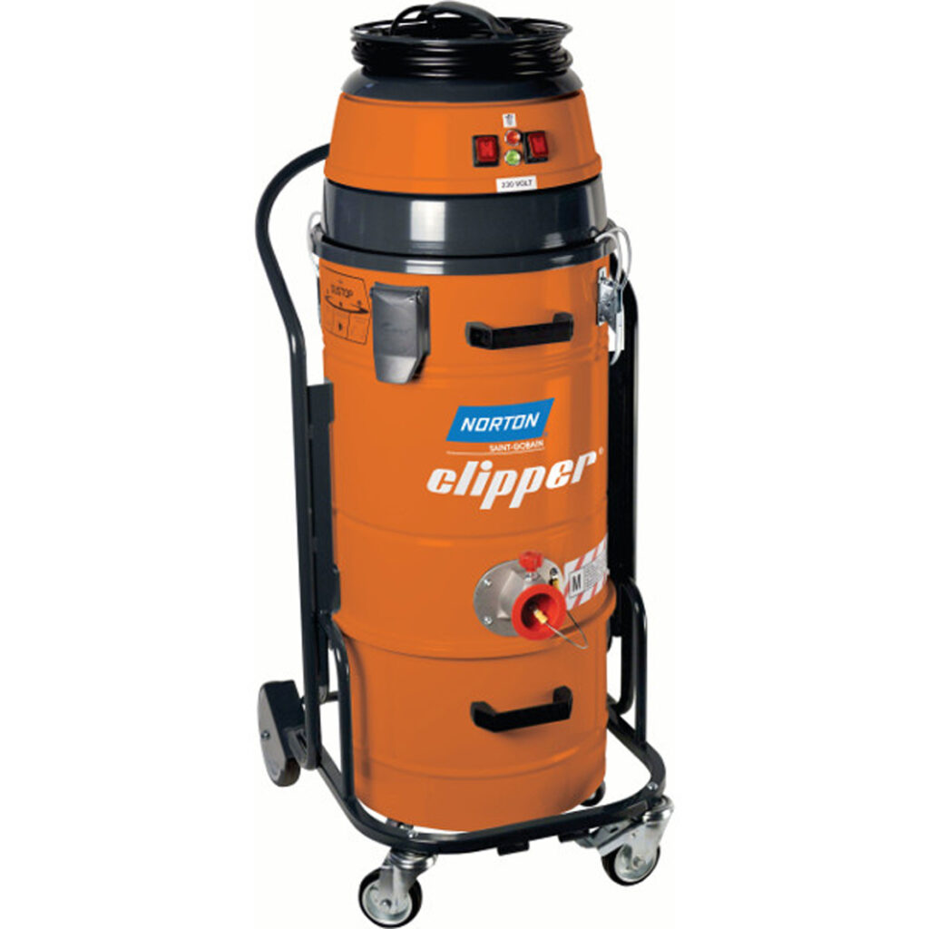 Die Norton Clipper Absaugeinheit CV360 hat einen konischen Filter mit großer Oberfläche und wird durch zwei Motoren angetrieben, welche einzeln geschaltet werden können.