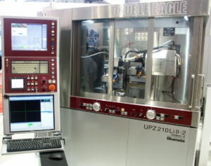 Die UPZ210 LiII-2 „Double Eagle“ ist ausgerüstet mit zwei Schleifspindeln.