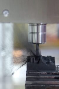 Diamant-Beschichtungen von CemeCon bieten die ideale Lösung zum Fräsen von Graphitelektroden .