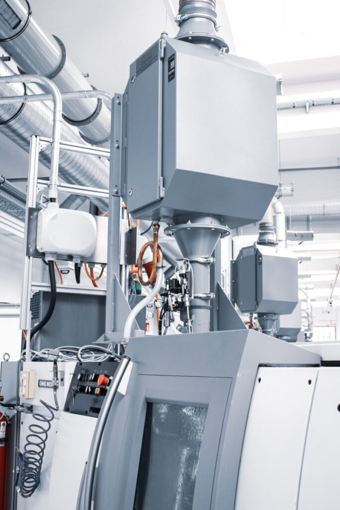 Die Flammensperre von Büchel verhindert zuverlässig, dass sich ein Maschinenbrand über die Absauganlage auf die gesamte Fertigung ausbreitet.