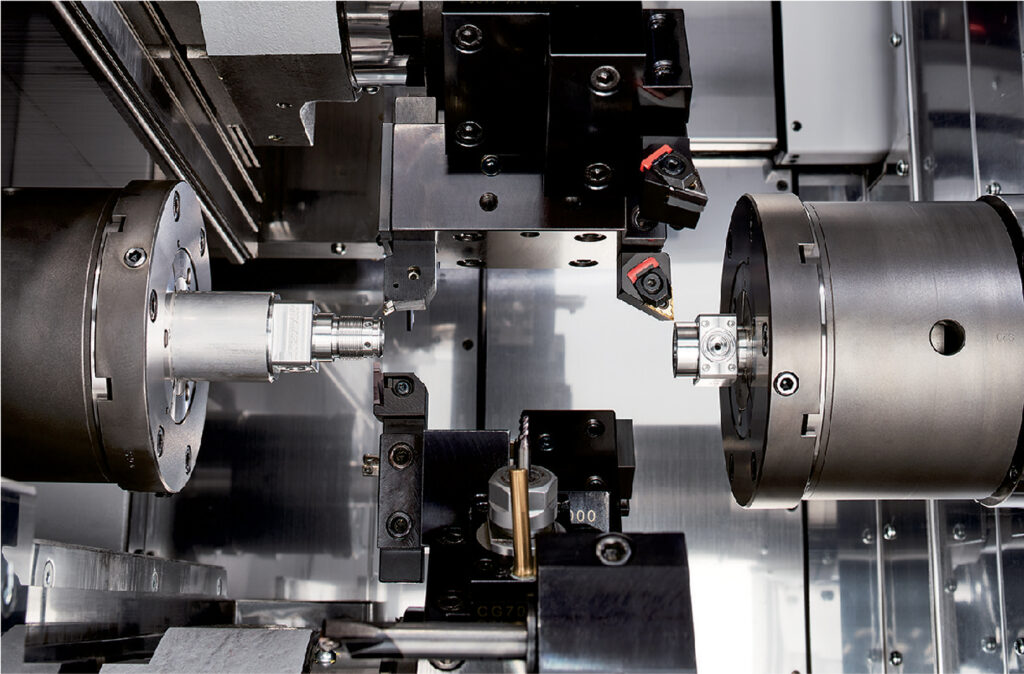 Simultane Bearbeitung bei der Miyano ANX-42SYY.