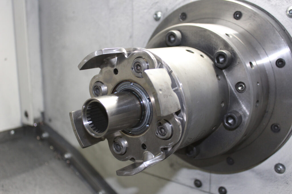 Der Typische Schweißwulst lässt sich einfach und schnell mittels Drehbearbeitung entfernen. 