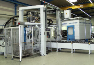 Kostenersparnis durch mannlose Fertigung und kürzeste Prozesszeiten durch gleichzeitige Bearbeitung von vier Bearbeitungsschritten in einem SSB Rundtakter inkl. Handlingsystem für vollautomatischen Prozess.