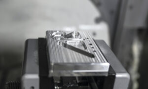 Elektromobilität, Luft- und Raumfahrt, Elektrotechnik, Maschinen und mehr – Aluminium ist der Werkstoff der Zukunft. (Foto: HUFSCHMIED)