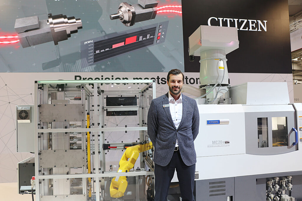 Sascha Gersmann am Citizen Machinery Europe Stand auf der EMO 2023