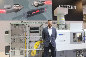 Sascha Gersmann am Citizen Machinery Europe Stand auf der EMO 2023