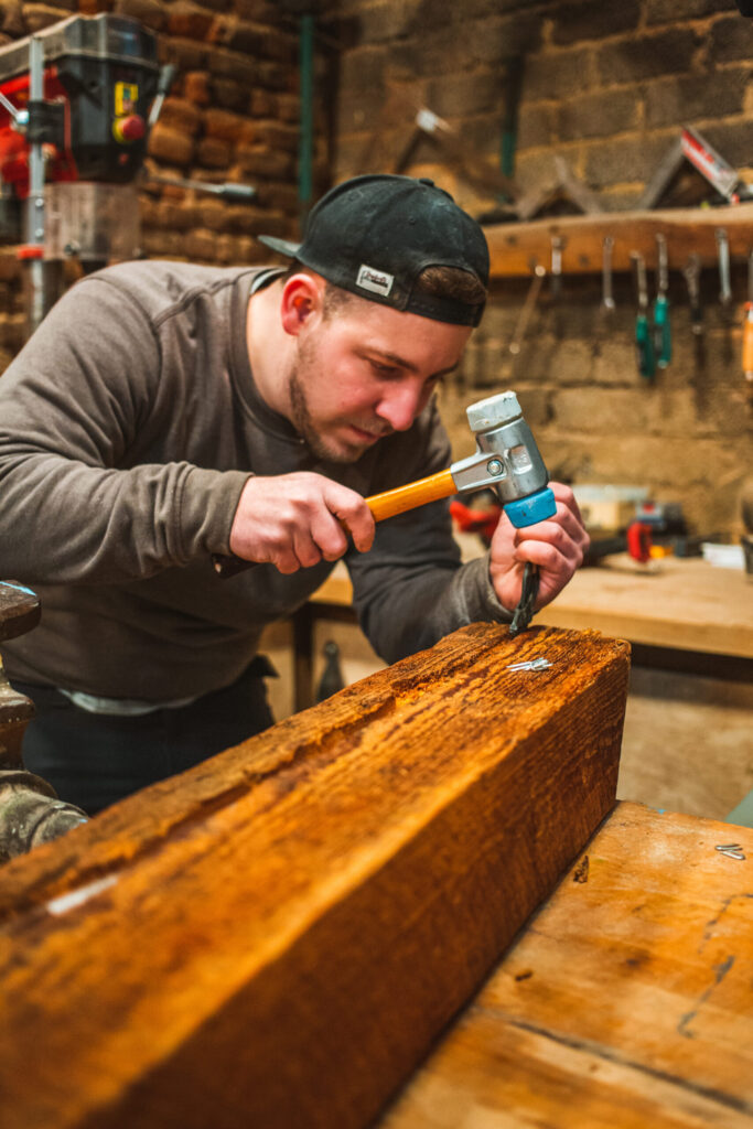 Der SIMPLEX-Schonhammer ist perfekt für alle Holzarbeiten.