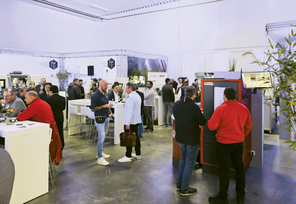 Die Open House-Veranstaltung in Neuss war sehr gut besucht. Viele Fachbesucher nutzen das Citizen Angebot, sich aus erster Hand über neueste Trends und Entwicklungen der Cincom Lang- und Miyano Kurzdrehertechnologie zu informieren.