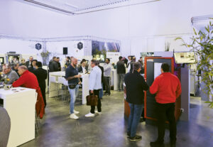 Die Open House-Veranstaltung in Neuss war sehr gut besucht. Viele Fachbesucher nutzen das Citizen Angebot, sich aus erster Hand über neueste Trends und Entwicklungen der Cincom Lang- und Miyano Kurzdrehertechnologie zu informieren.