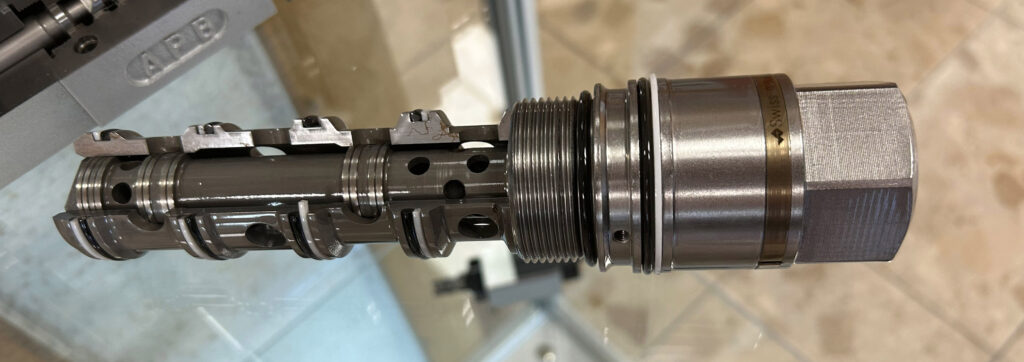 Hydraulische Komponenten und Systeme sind das Spezialgebiet von Wandfluh. Beim Bearbeiten der Ankerrohre als wichtiger Bestandteil von Ventilen gab zuletzt Optimierungsbedarf.
