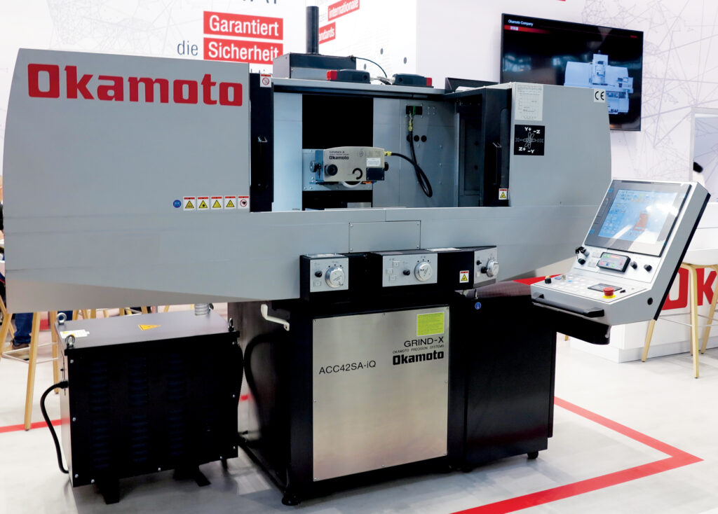 Die neue Okamoto ACC42 SAiQ Flachschleifmaschine mit iQ-Steuerung und FANUC-System bietet höchste Präzision, Energieeffizienz und Benutzerfreundlichkeit im Werkzeug- und Formenbau.