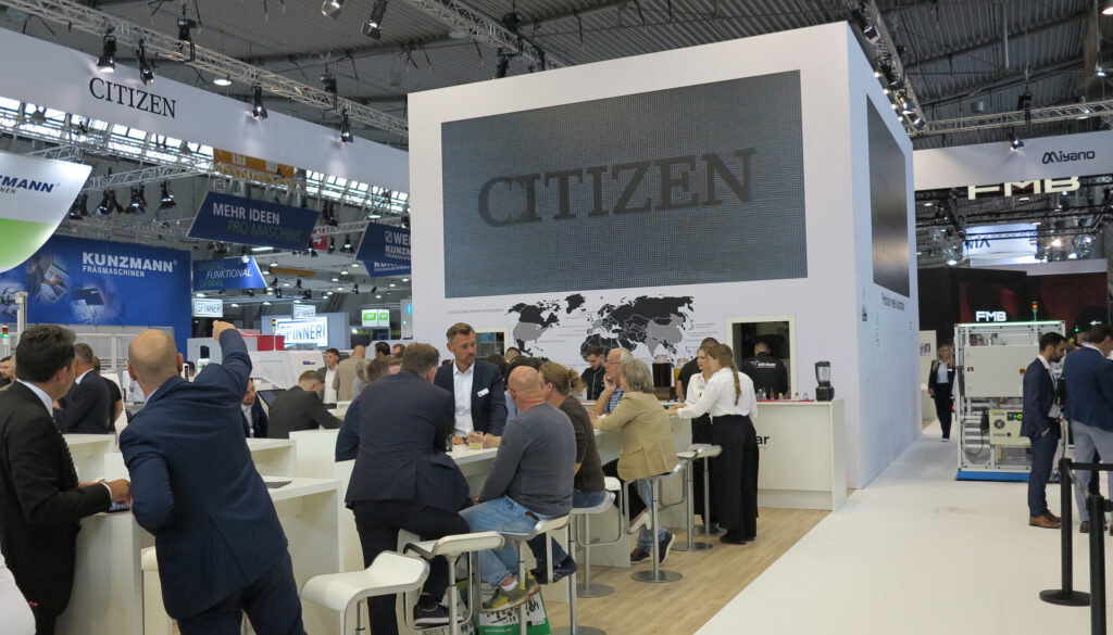 Der bewährte großzügige Citizen Messestand wird auch auf der EMO wieder zum Magneten für Fachbesucher.