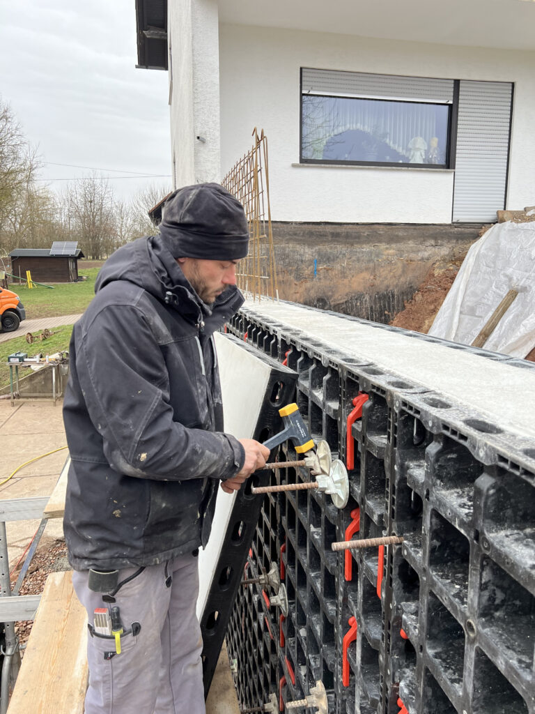 SECURAL-Schonhammer im Gerüst- und Schalungsbau