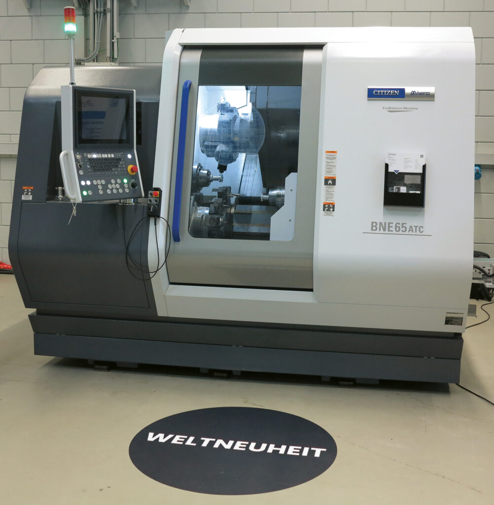 Besucher beim Citizen Open House im Technologiezentrum Villingendorf
