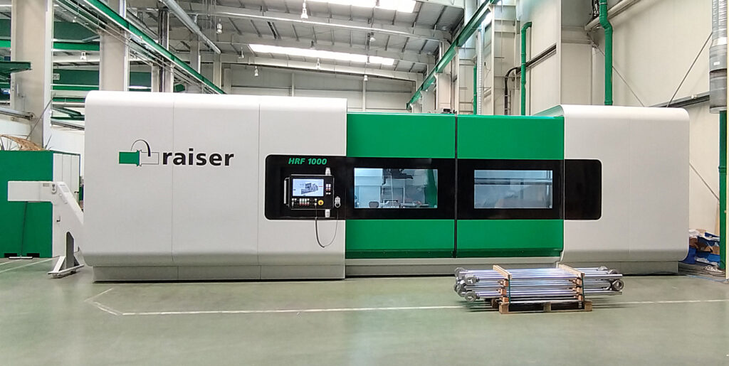 Ein Beispiel für innovativen Raiser Maschinenbau ist die Reibschweißmaschine HFR 1000.Mit ihr bietet Raiser eine universelle Lösung für Bauteile mit einer Reibfläche von bis zu 8.000 mm² bei einer Stauchkraft von 1.000 kN.