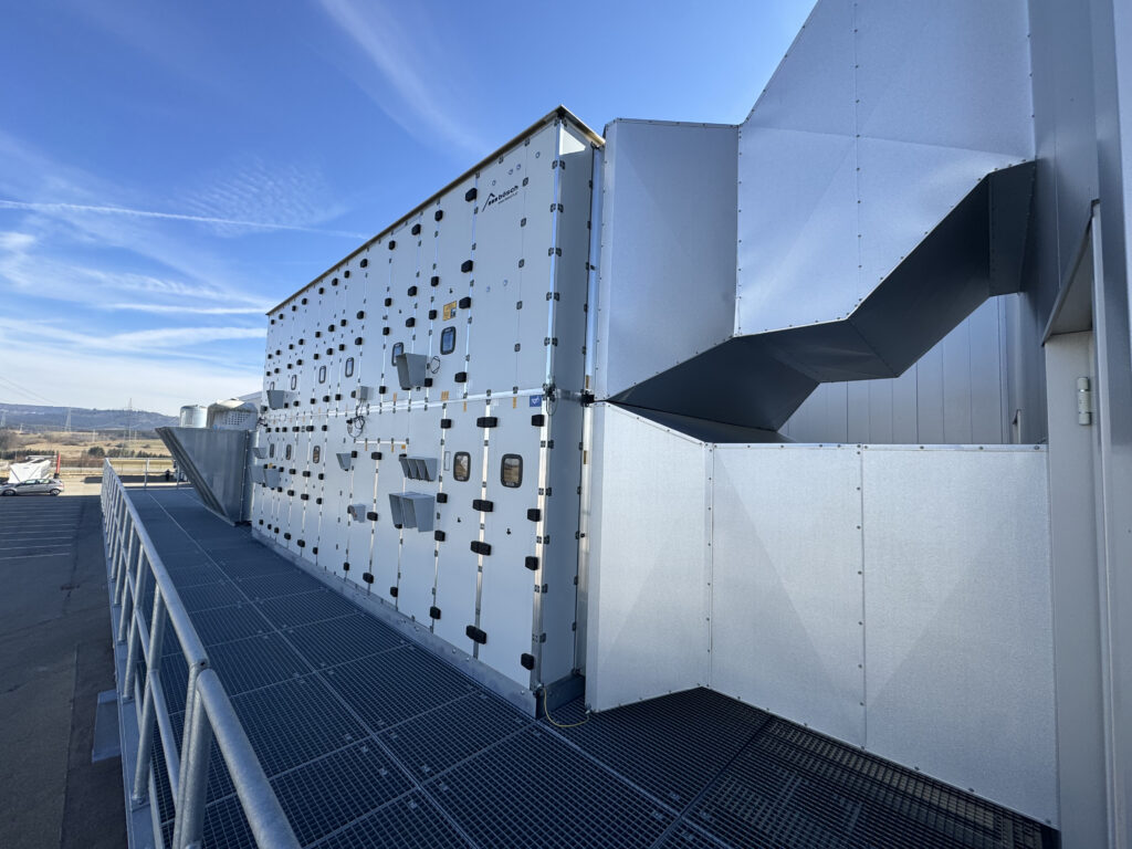 RLT-Anlage mit Wärmerückgewinnung für industrielle Absaugtechnik