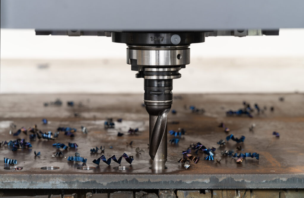Bohrsystem der ELEMENT Brennschneidmaschine bei der automatisierten Blechbearbeitung
