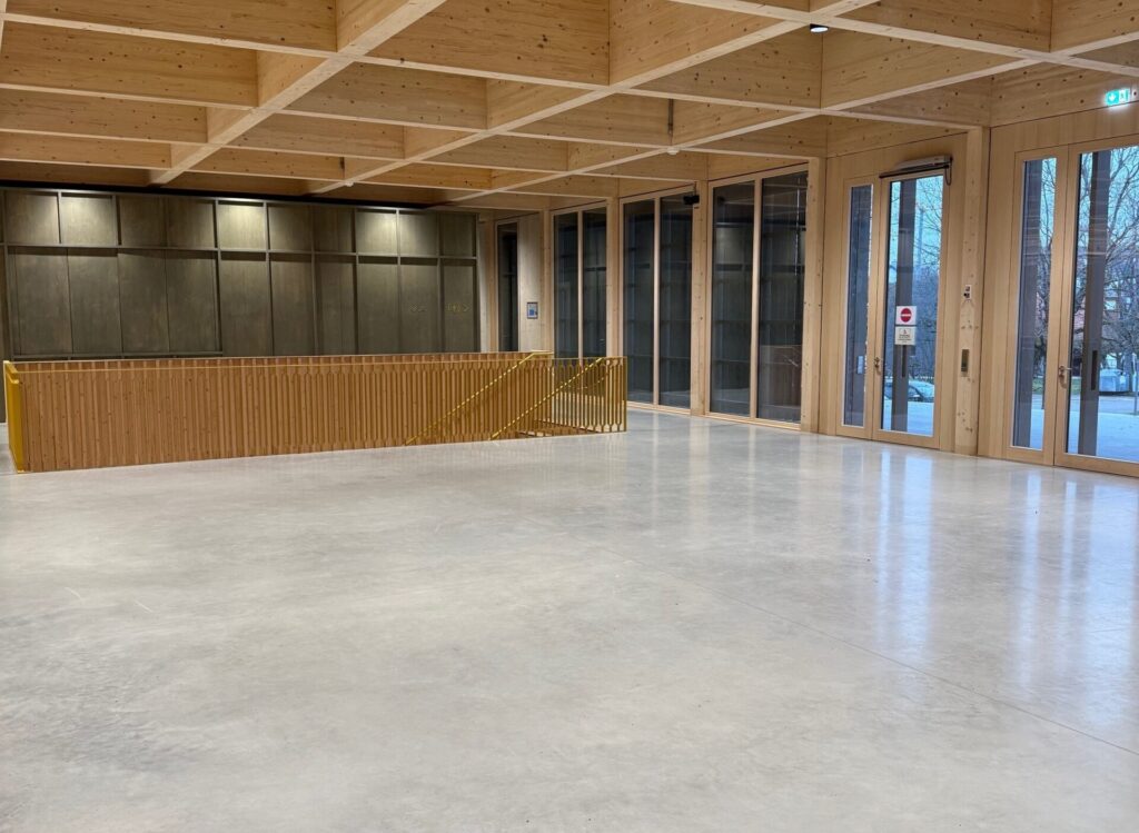 Mit TK6 NanoCoat veredelter Betonboden in der Markolfhalle